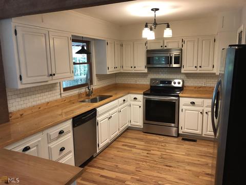 237 Malone Dr, Toccoa, GA 30577 photo 2