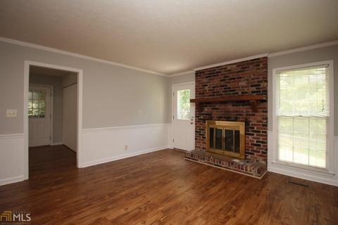 124 Lakecrest Dr, Lagrange, GA 30240 photo 2