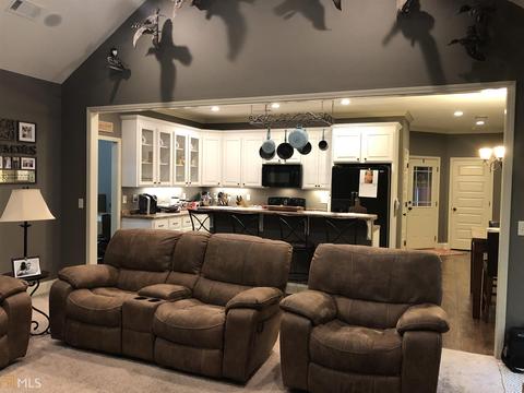 1367 Wade Hampton Rd, Dublin, GA 31021 photo 2