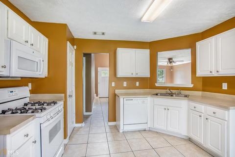 10721 Wimbelton Ct, Hampton, GA 30228 photo 2