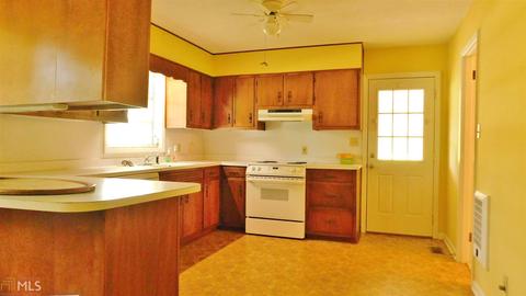 23 Glencrest Dr, Toccoa, GA 30577 photo 3