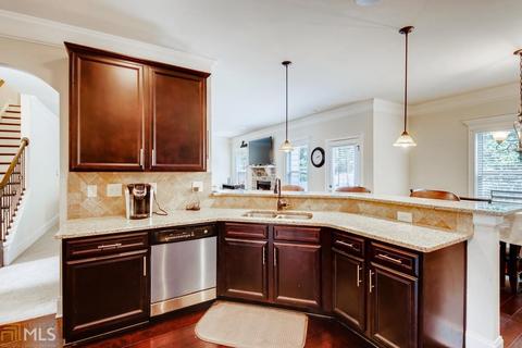 213 Silvertop Dr, Grayson, GA 30017 photo 4