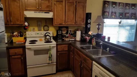 115 Beeks Cir, Williamson, GA 30292 photo 12