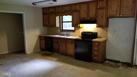 115 Hidden Pines Dr, Covington, GA 30016 photo 2