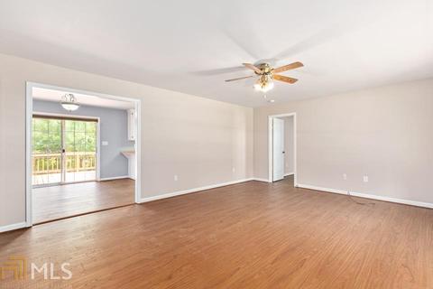 98 Baugh St, Commerce, GA 30529 photo 3