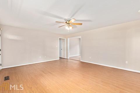 98 Baugh St, Commerce, GA 30529 photo 4