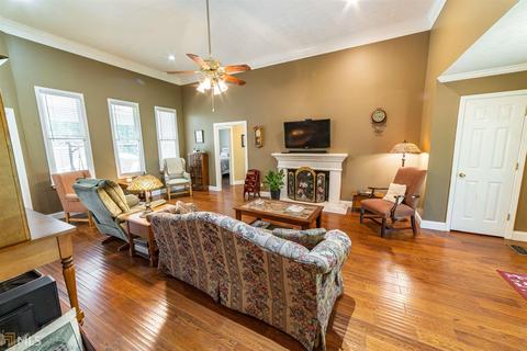 101 Village Dr, Lagrange, GA 30240 photo 12