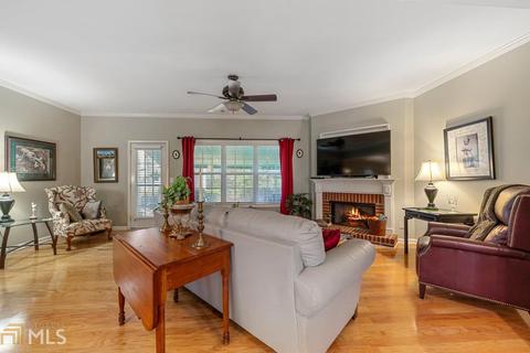 2075 Pine Tree Dr #F2, Buford, GA 30518 photo 4