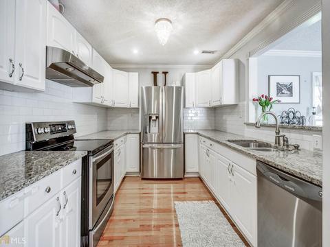 1818 Georgian Ter, Chamblee, GA 30341 photo 9