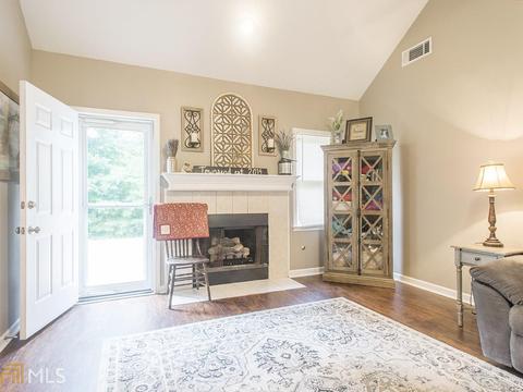 590 Freeman Dr, Covington, GA 30016 photo 2