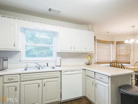 590 Freeman Dr, Covington, GA 30016 photo 8