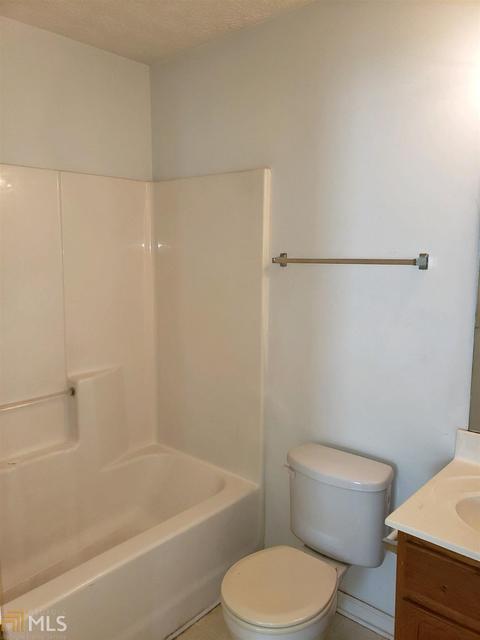 3040 Lakeside Cir, Covington, GA 30016 photo 13