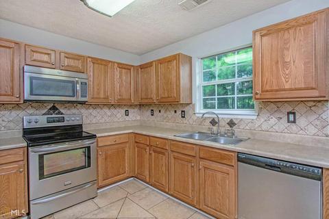 6439 E Meyer, Morrow, GA 30260 photo 9