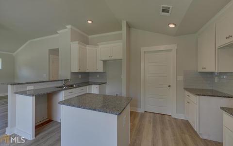 243 Hayes St, Toccoa, GA 30577 photo 8
