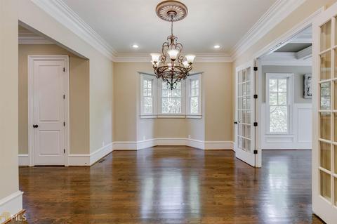 2804 Georgian Dr, Chamblee, GA 30341 photo 5
