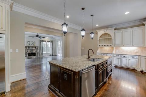 2804 Georgian Dr, Chamblee, GA 30341 photo 8