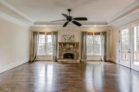 2804 Georgian Dr, Chamblee, GA 30341 photo 9