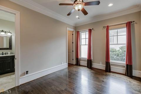 2804 Georgian Dr, Chamblee, GA 30341 photo 10