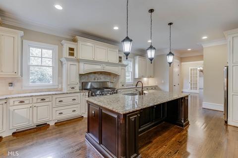 2804 Georgian Dr, Chamblee, GA 30341 photo 7