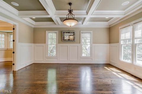 2804 Georgian Dr, Chamblee, GA 30341 photo 4