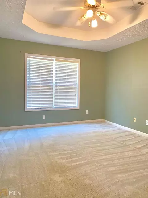 438 Hampton Green Dr, Lagrange, GA 30240 photo 9