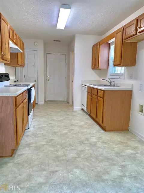 438 Hampton Green Dr, Lagrange, GA 30240 photo 6