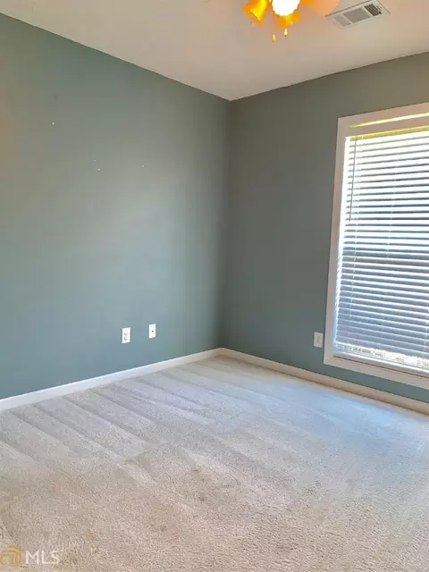 438 Hampton Green Dr, Lagrange, GA 30240 photo 12