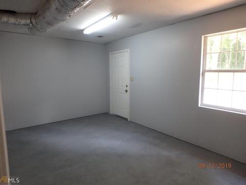 135 Mildred Ln, Covington, GA 30016 photo 3