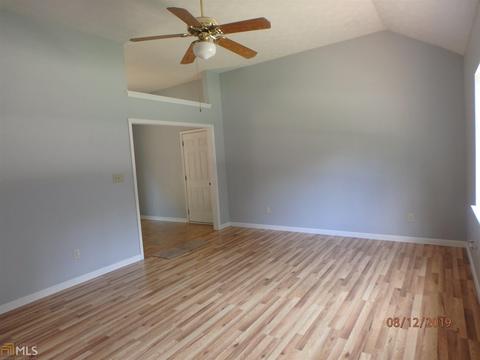 135 Mildred Ln, Covington, GA 30016 photo 6