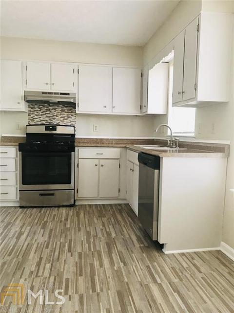 11118 Shannon Cir, Hampton, GA 30228 photo 9