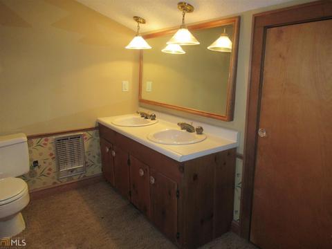 160 State St, Commerce, GA 30529 photo 11