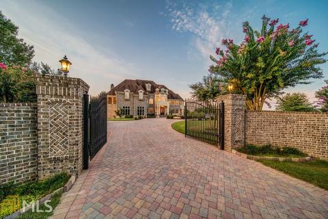 2815 Wallace Rd, Buford, GA 30519 photo 2