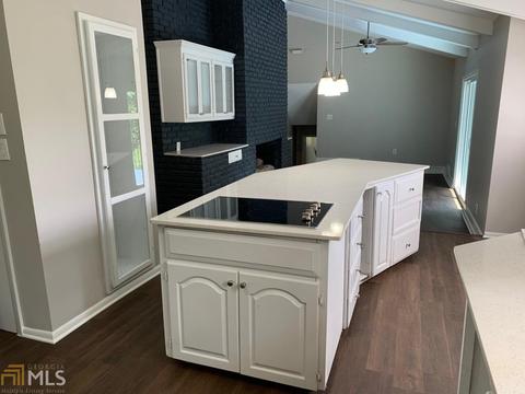 2107 Carriage Dr, Morrow, GA 30260 photo 2