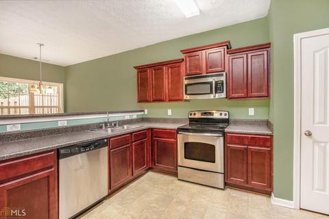 3852 Augustine, Rex, GA 30273 photo 2