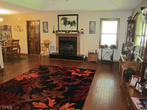 197 Midway Rd, Barnesville, GA 30204 photo 2