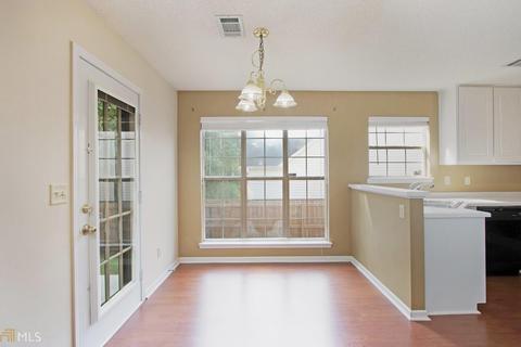 6752 Biscayne, Rex, GA 30273 photo 9