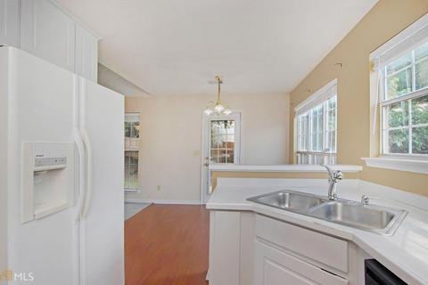 6752 Biscayne, Rex, GA 30273 photo 8