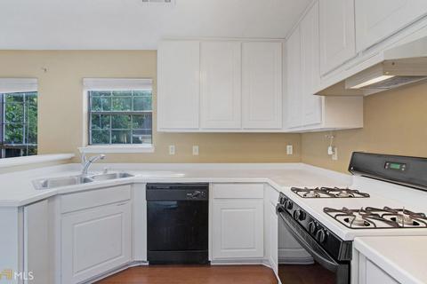 6752 Biscayne, Rex, GA 30273 photo 2