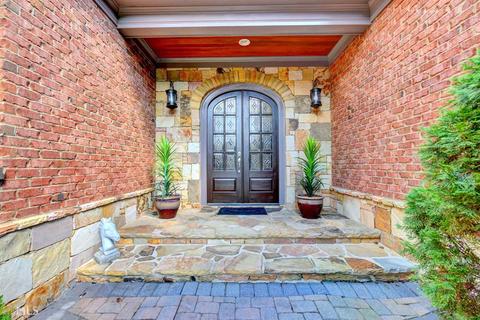 8230 Prestwick Cir, Duluth, GA 30097 photo 2