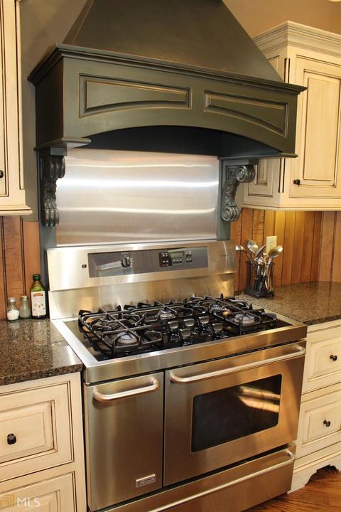 1112 Whitaker Rd, Lagrange, GA 30240 photo 9
