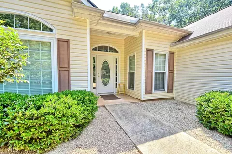 154 Taylor Len Dr, Lagrange, GA 30240 photo 2