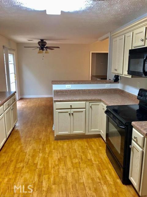 402 Northwoods Dr, Lagrange, GA 30241 photo 5