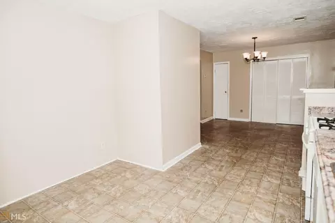 195 Glen Echo Dr, Jackson, GA 30233 photo 9