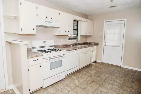 195 Glen Echo Dr, Jackson, GA 30233 photo 7