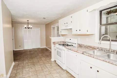 195 Glen Echo Dr, Jackson, GA 30233 photo 13
