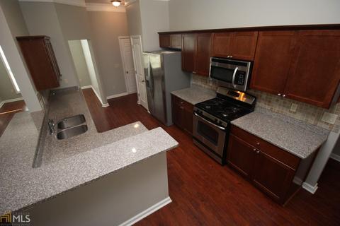 214 N Pointe Dr, Lagrange, GA 30241 photo 4