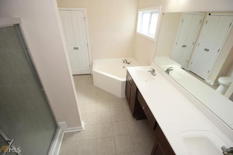 214 N Pointe Dr, Lagrange, GA 30241 photo 9