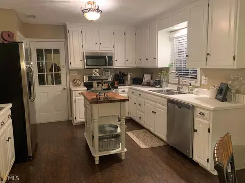 121 Hawthorne Cir, Lagrange, GA 30240 photo 2