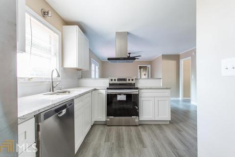 917 Laurel St, Morrow, GA 30260 photo 4