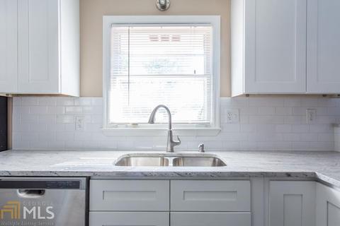 917 Laurel St, Morrow, GA 30260 photo 8